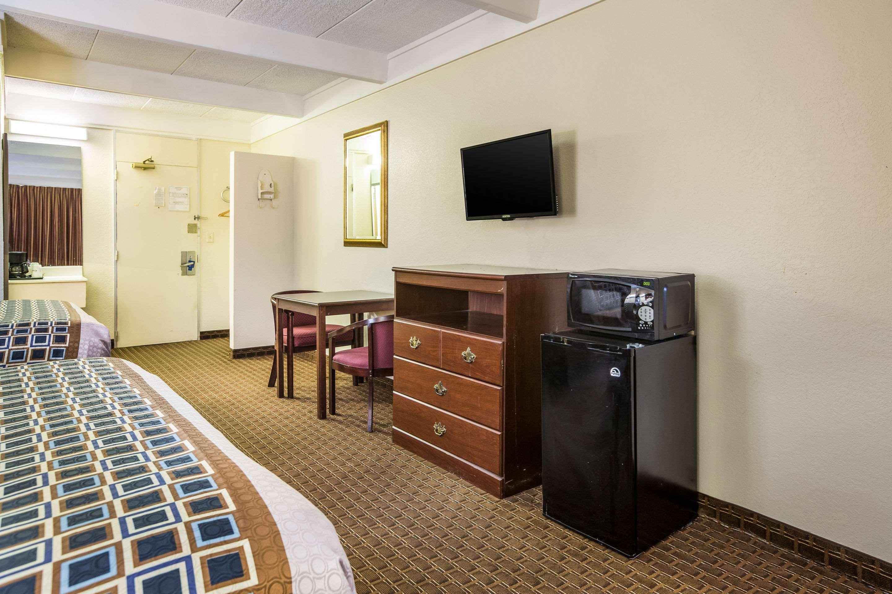 Super 8 By Wyndham Macon Ga Hotel Exterior foto